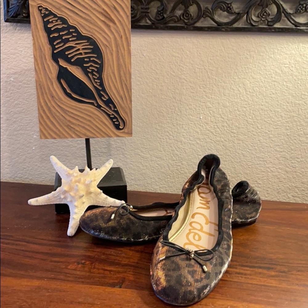 SAM EDELMAN ballet slipper shoe.